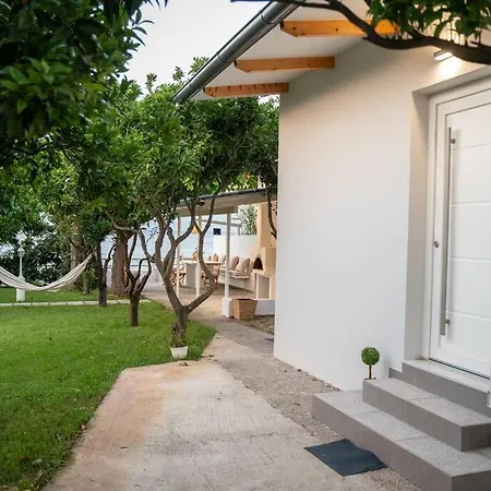Evoque Place Villa Aegium